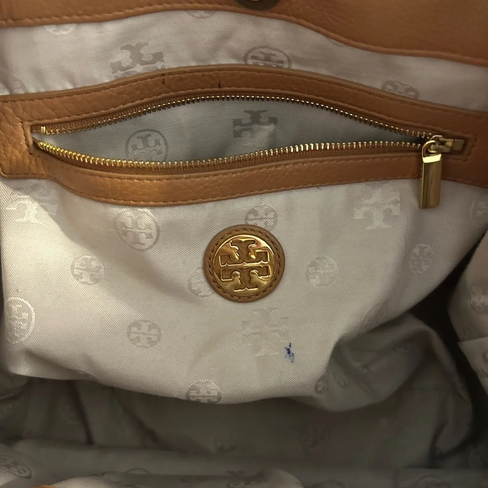 Tory Burch Amanda Leather Exterior Tote Bag